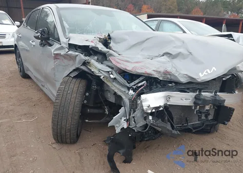 2025 Kia K5 Gt-Line z USA, uszkodzony, nr VIN KNAG64J78S5349460